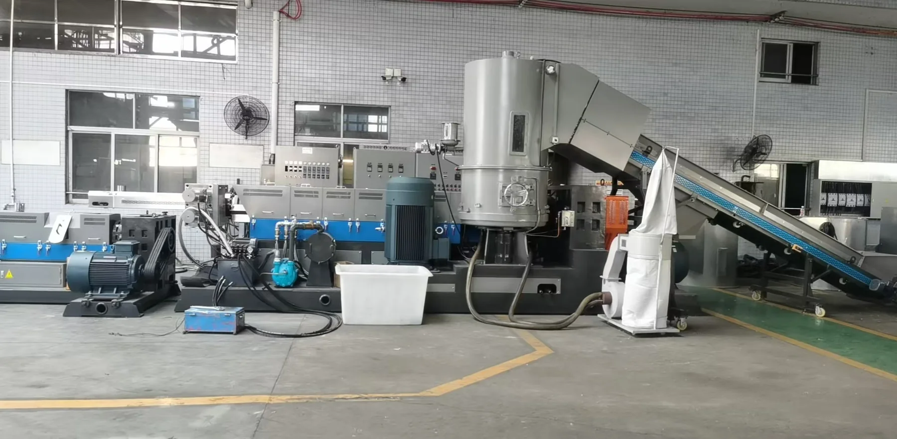 Integrated recycling line